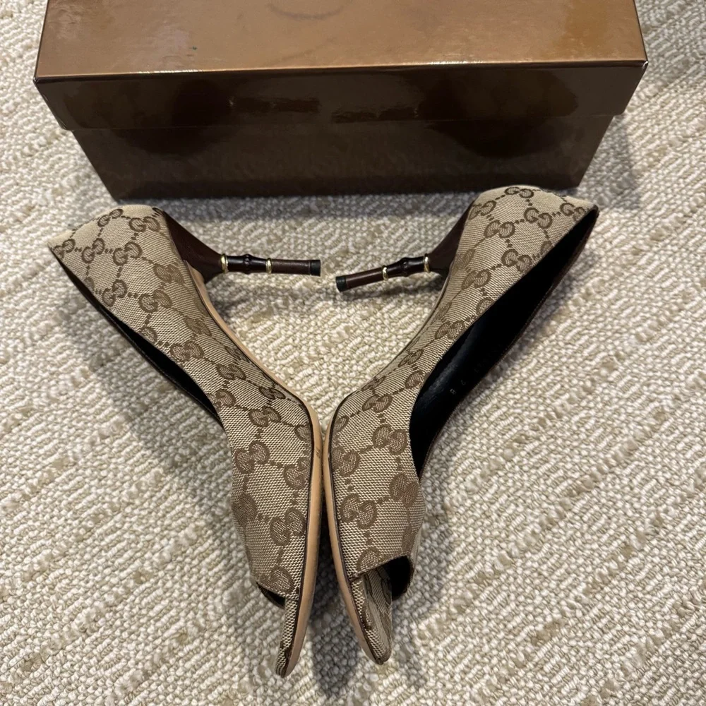 Gucci Brown & Gold Bambi peep toe pumps beige ebony | size 9 - Picture 2 of 8